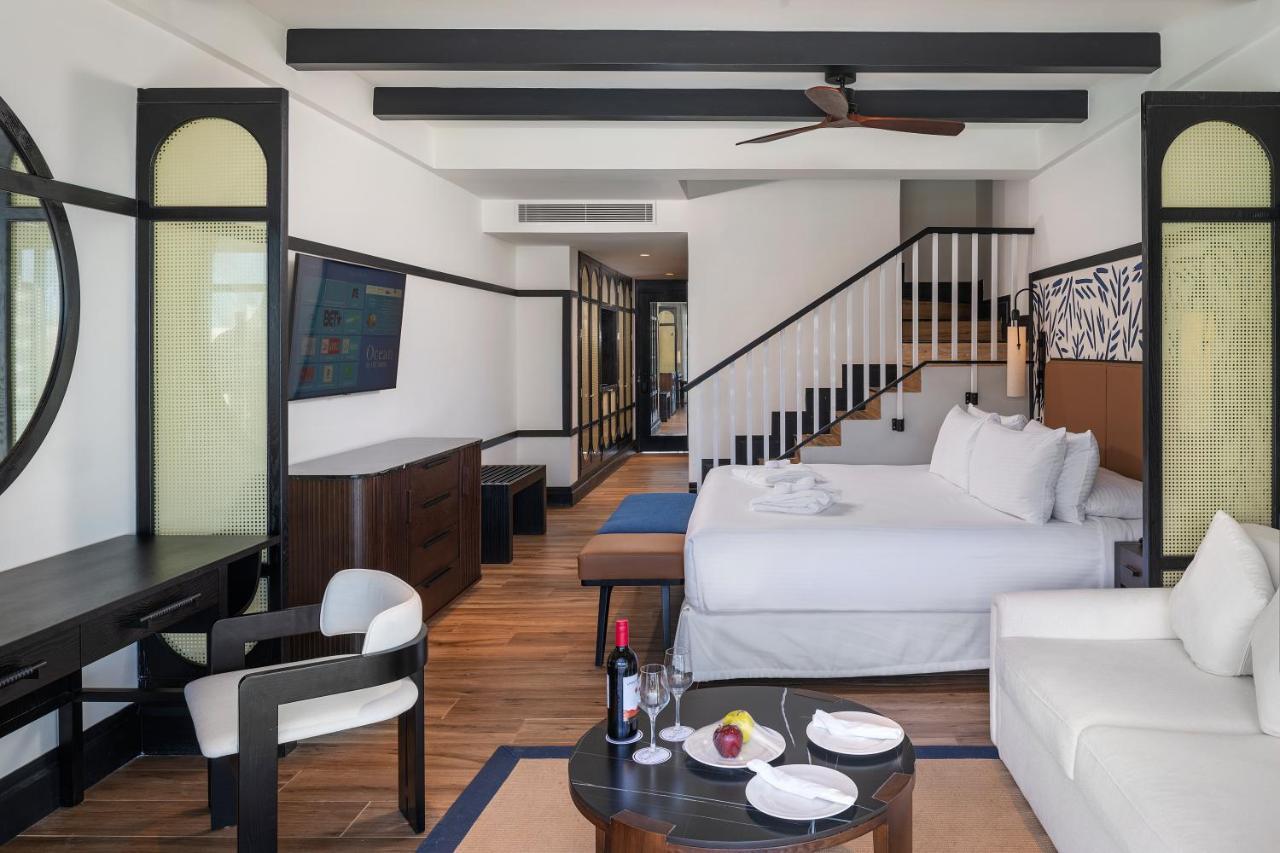 Hotel Ocean Eden Bay (Adults Only) Spring Rises Exterior foto A suite at the hotel
