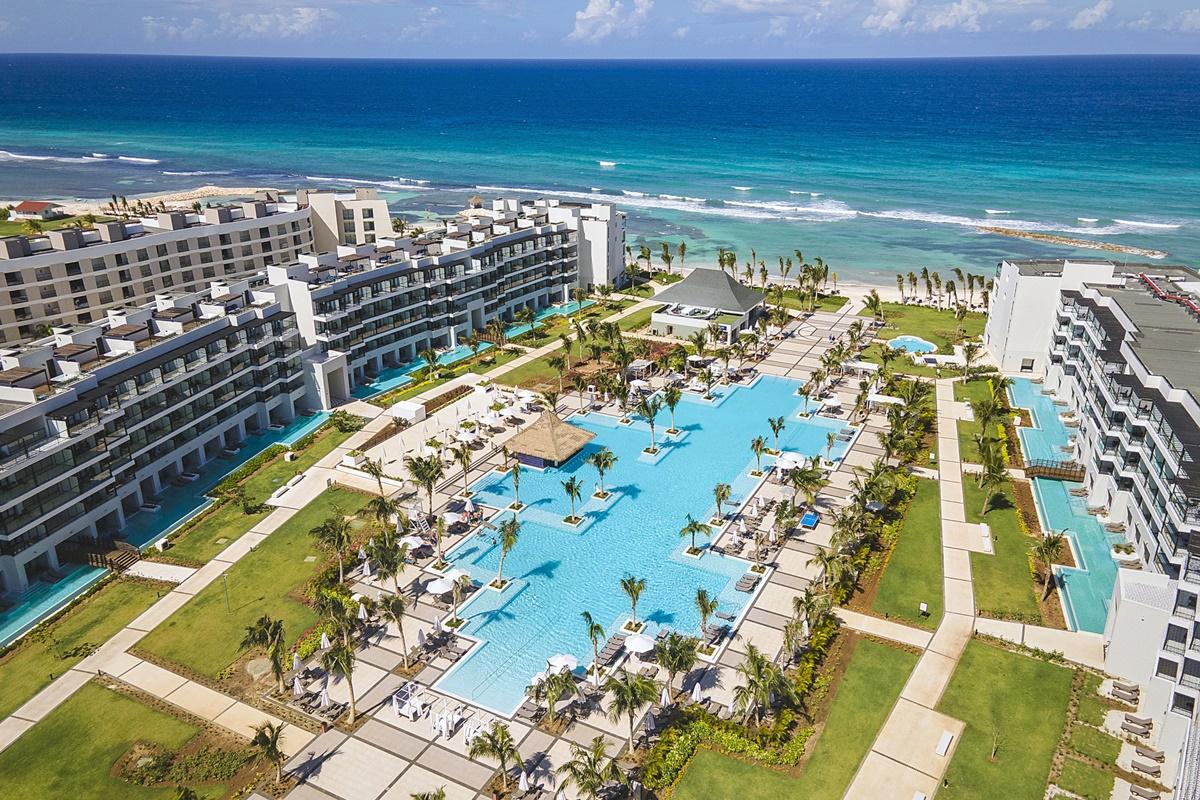 Hotel Ocean Eden Bay (Adults Only) Spring Rises Exterior foto Aerial view of the resort