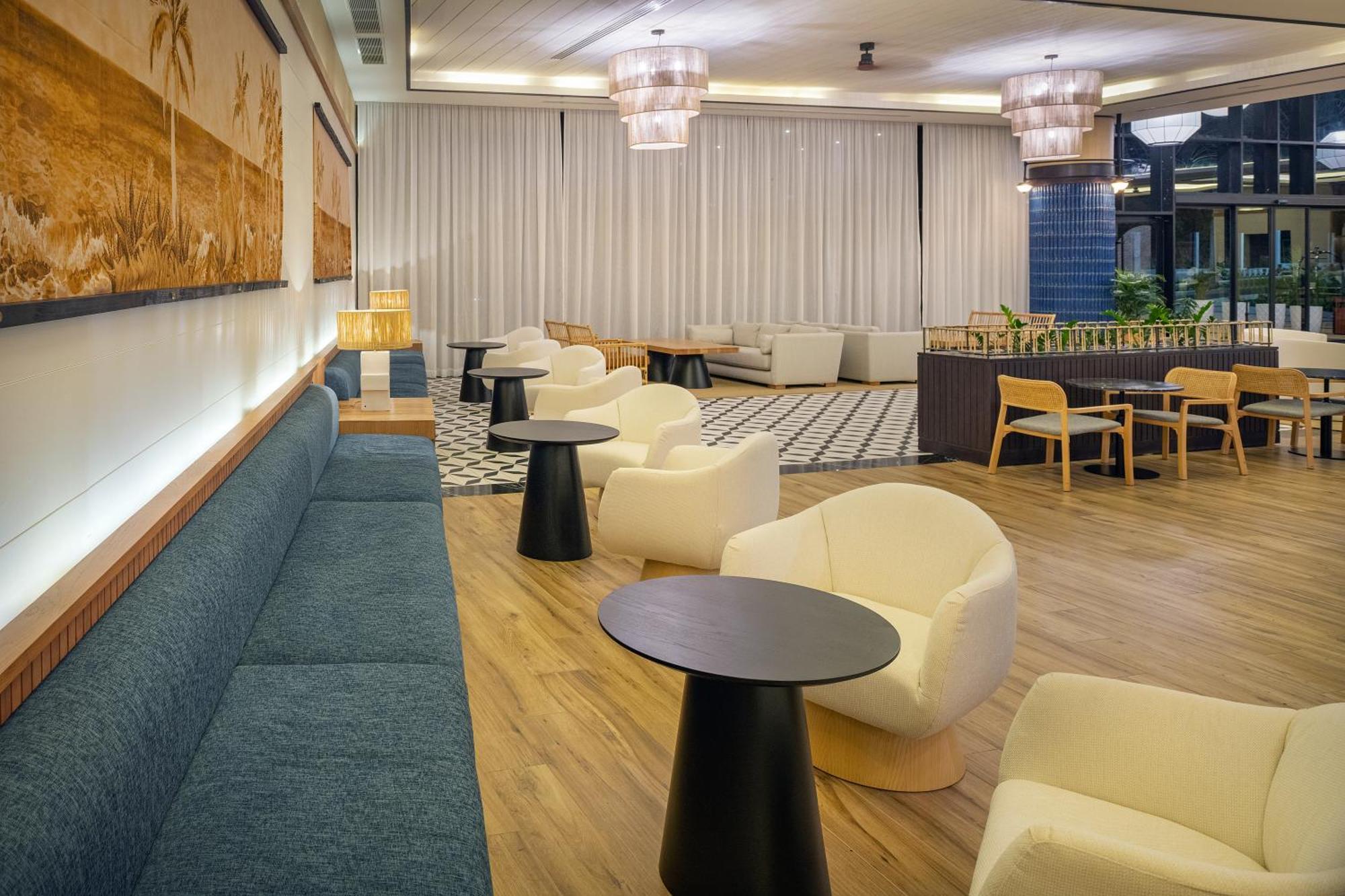 Hotel Ocean Eden Bay (Adults Only) Spring Rises Exterior foto The lounge at the airport