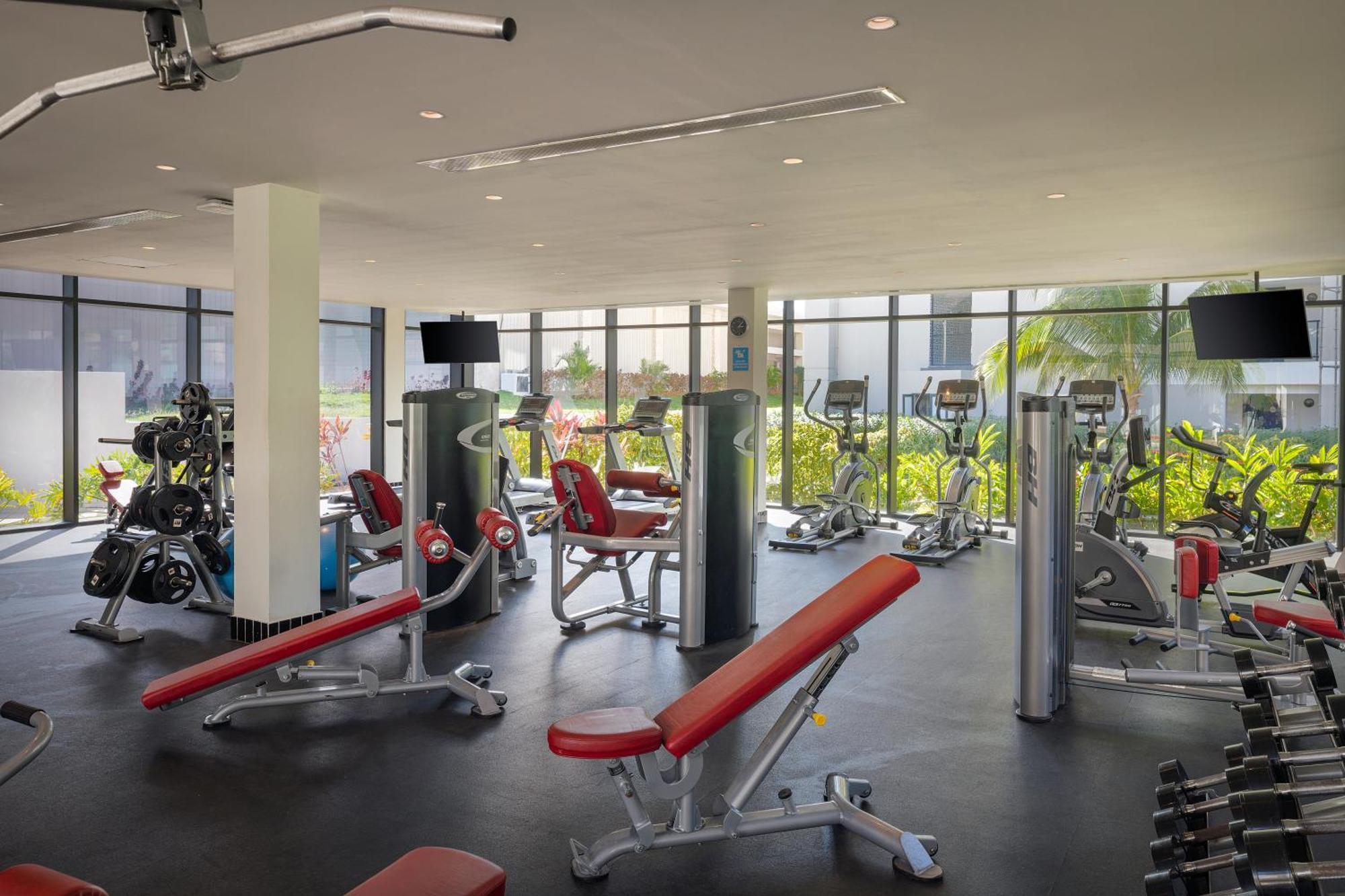Hotel Ocean Eden Bay (Adults Only) Spring Rises Exterior foto The gym at the hotel