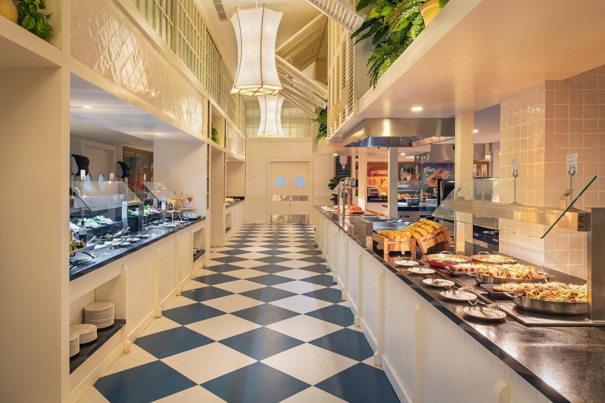 Hotel Ocean Eden Bay (Adults Only) Spring Rises Exterior foto The buffet at the hotel