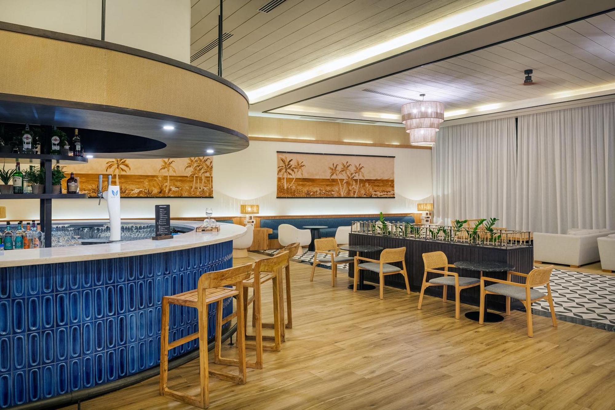 Hotel Ocean Eden Bay (Adults Only) Spring Rises Exterior foto The lounge at the airport